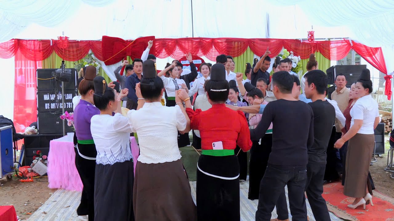 CHỊ EM NHẢY NHIỆT TÌNH LỄ ĂN HỎI CÔ DÂU HẢI YẾN & CHÚ RỂ QUANG THÀNH - BẢN ĐÔNG THUẬN CHÂU