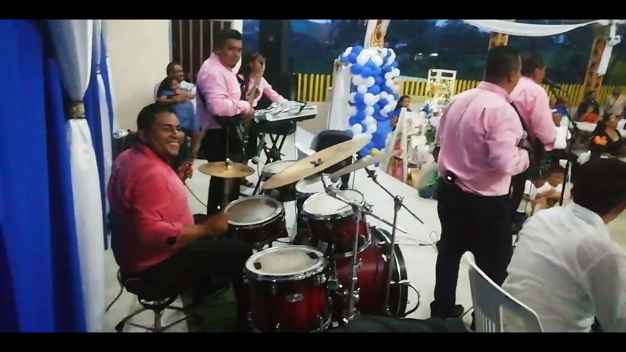 Alfa y Omega en vivo