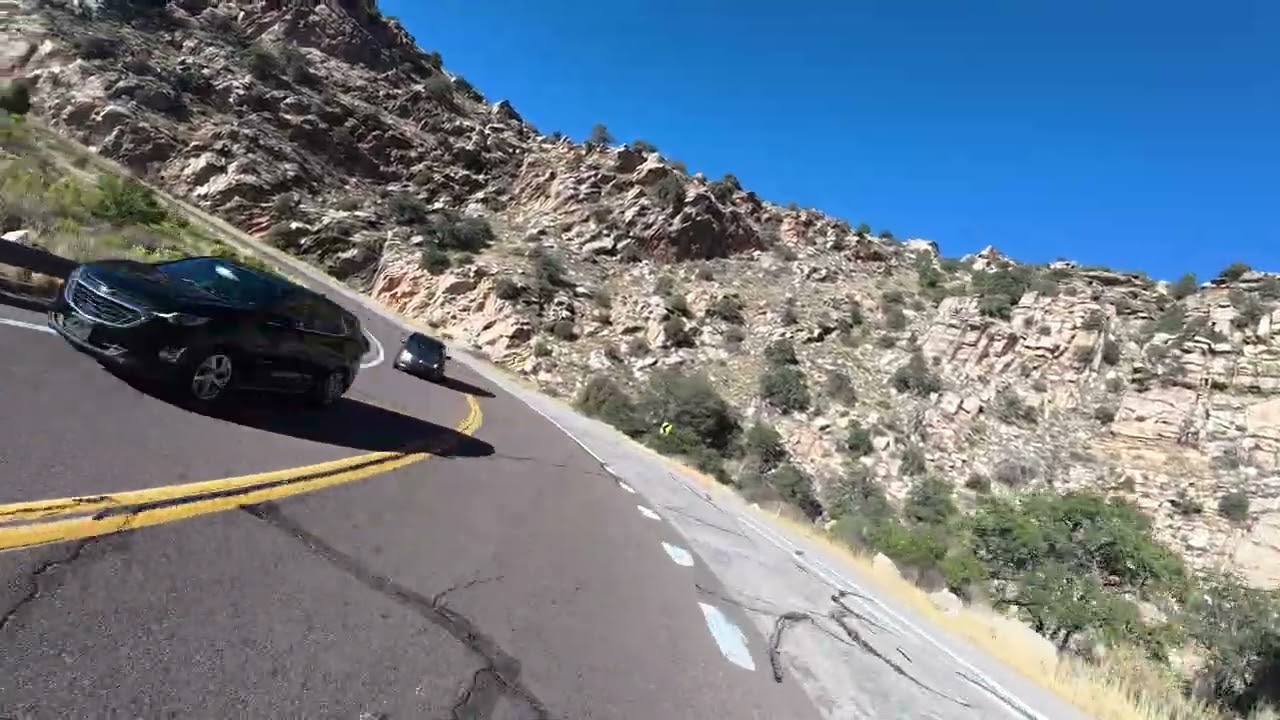 Manejando en moto mt Lemmon Az