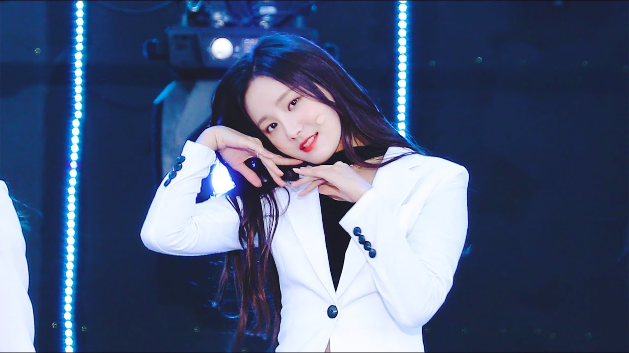 181104 모모랜드 연우 BAAM 4K 직캠 | 제주한류페스티벌 Jeju Hallyu Festival (Multi ver.)
