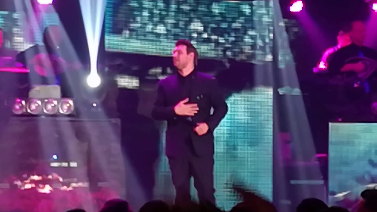 Πάνος Κιάμος - Στο φτερό Live Club 22 Live Stage 22/09/2017