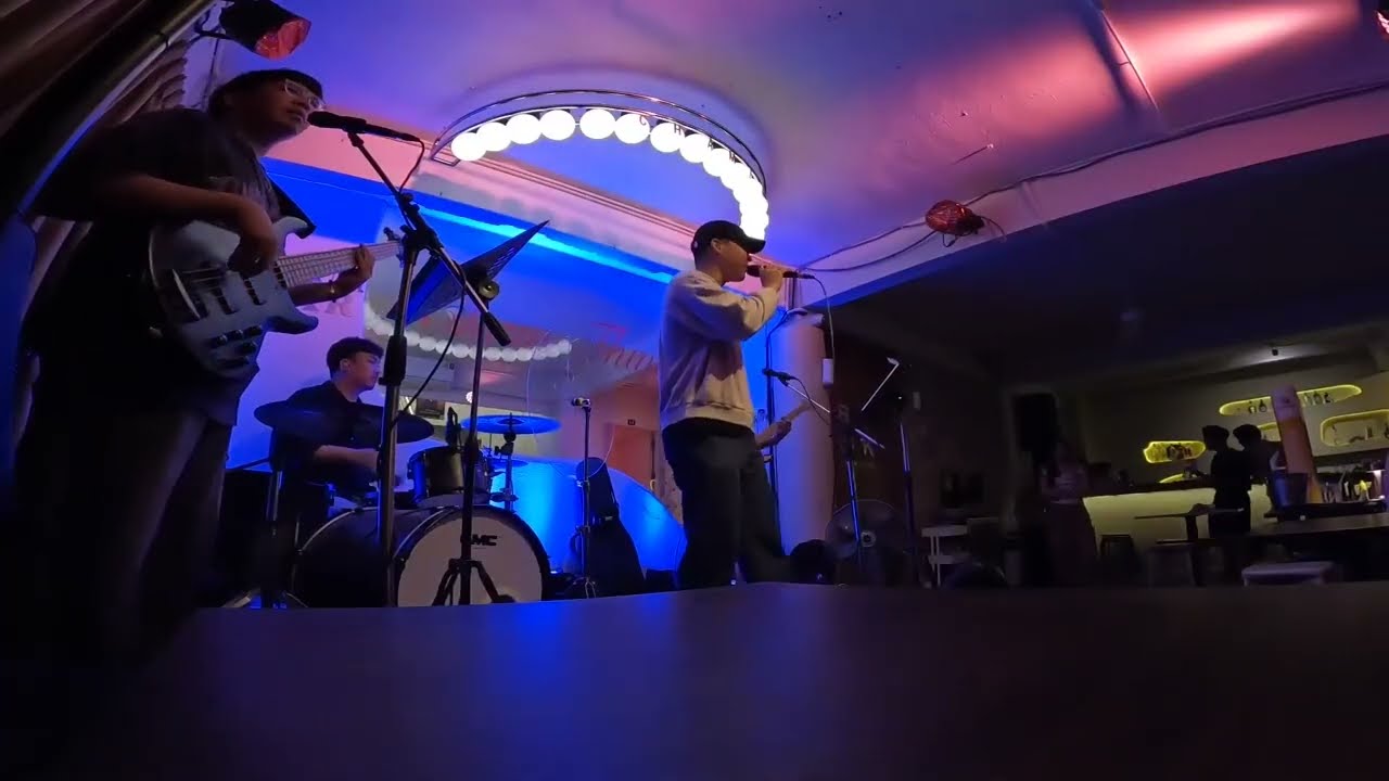 Gravity - John Mayer + Won't Go Home Without You - Maroon5 (Cover by BlueMoose Band)