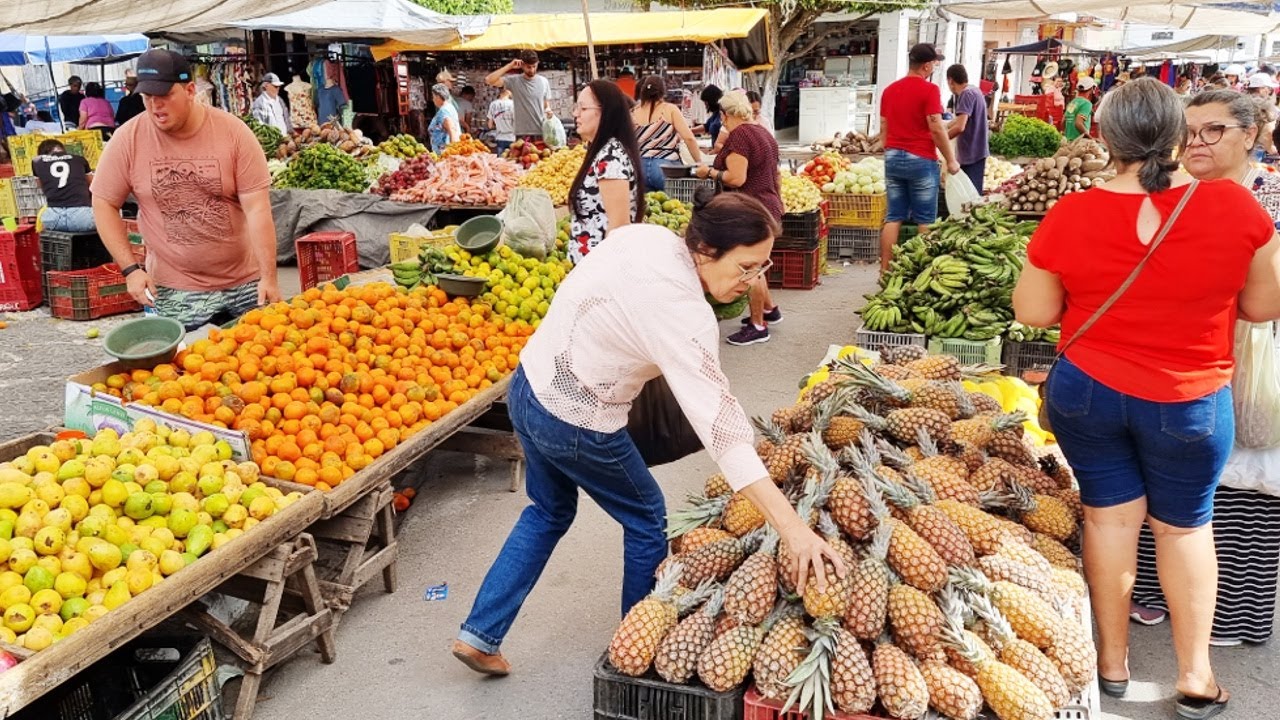 NA FEIRA DE CACHOEIRINHA-PE TEM CARNE DE BOI R$ 18 O QUILO. FRUTAS E VERDURAS. ISTO É NORDESTE!