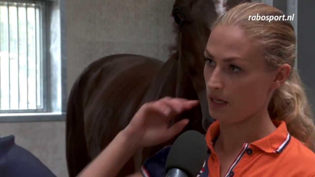 Dinja's passie voor jonge paarden