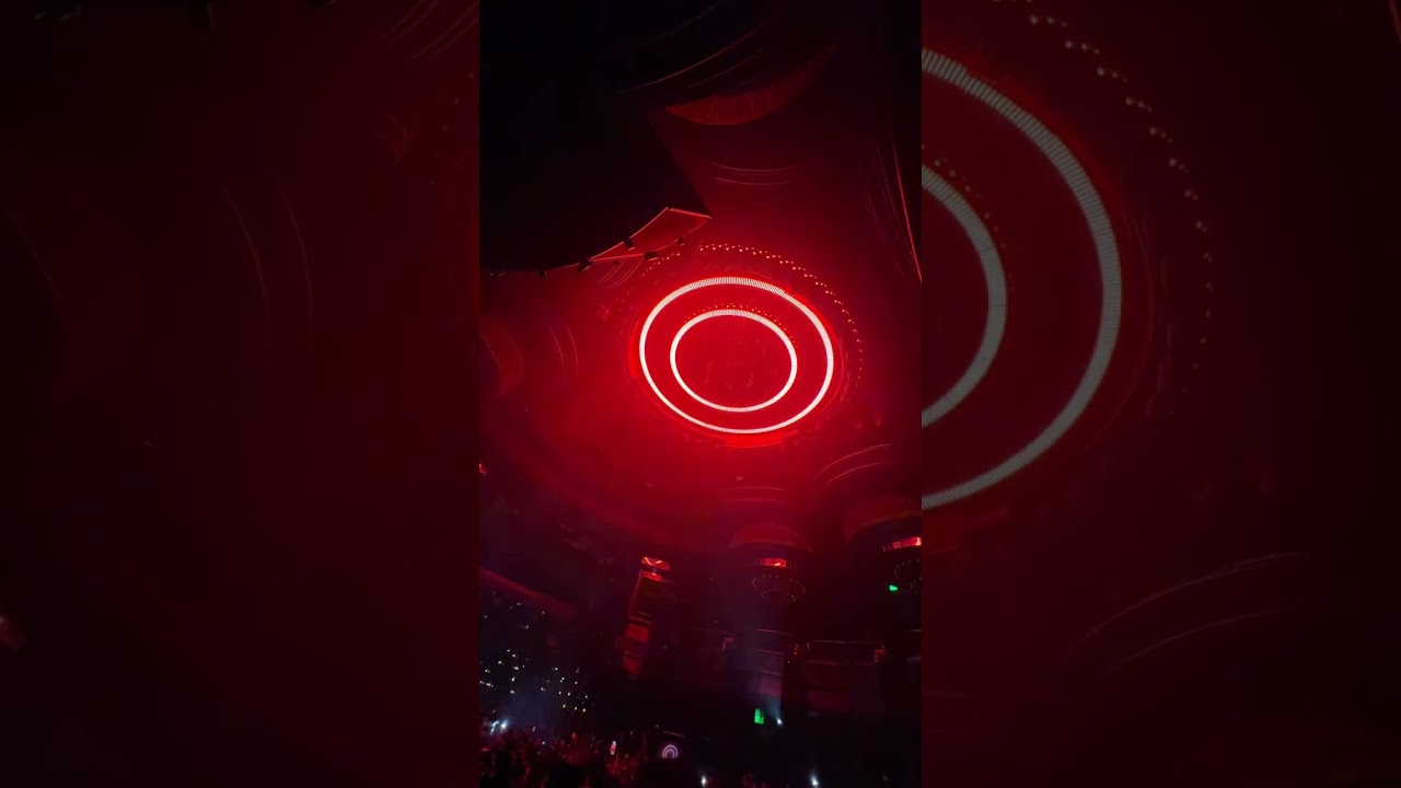 The OMNIA Las Vegas Chandelier Intro from a different Angle.