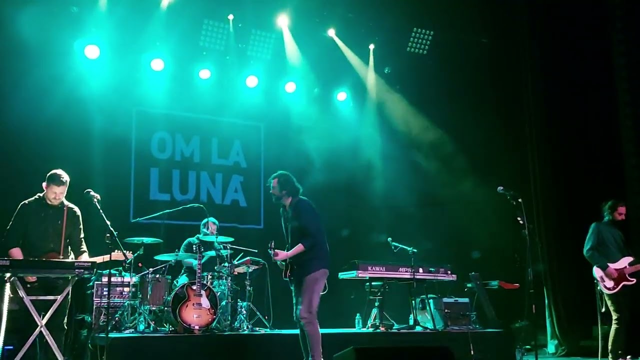Om La Luna - La Capat De Linie LIVE