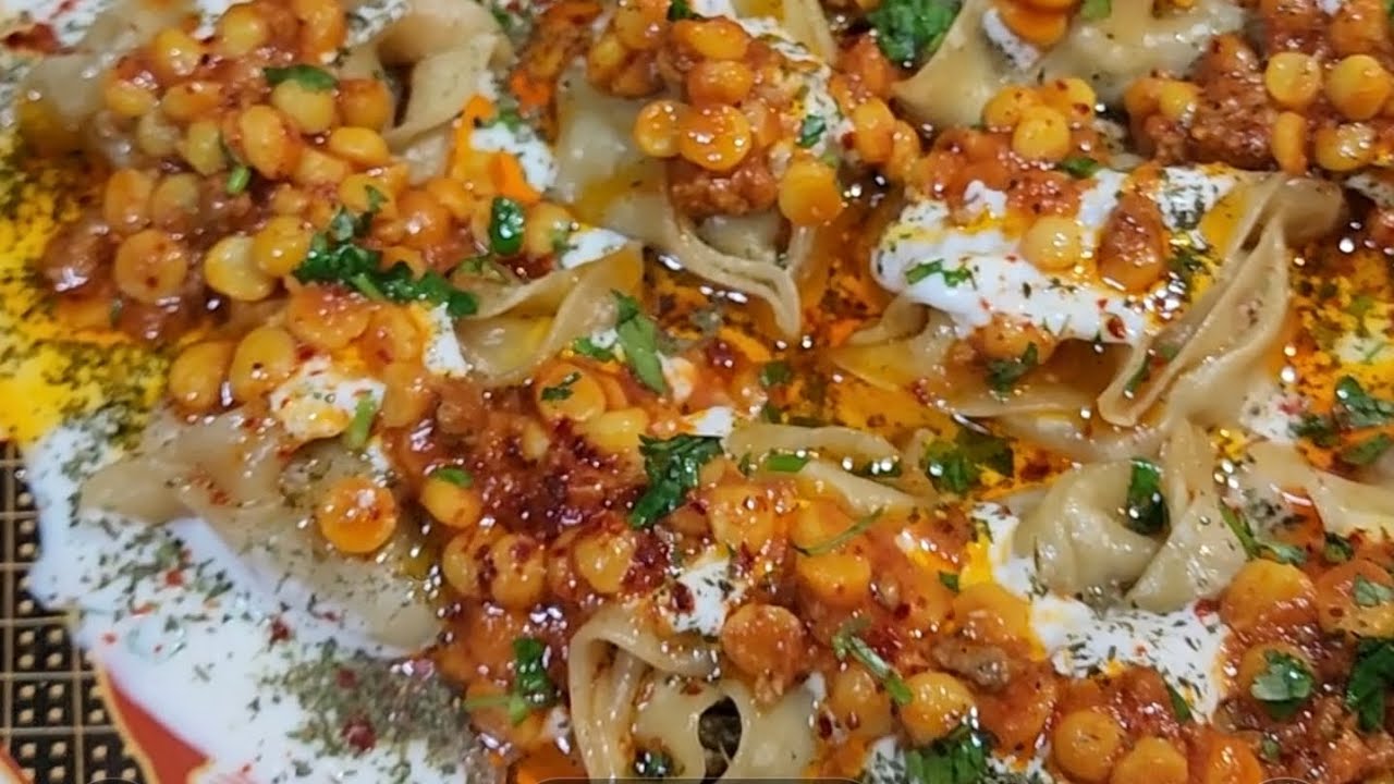 طرز تهیه منتو با خمیری نرم و براق ،مواد داخلش آبدار که در دهان آب میشود/mantu