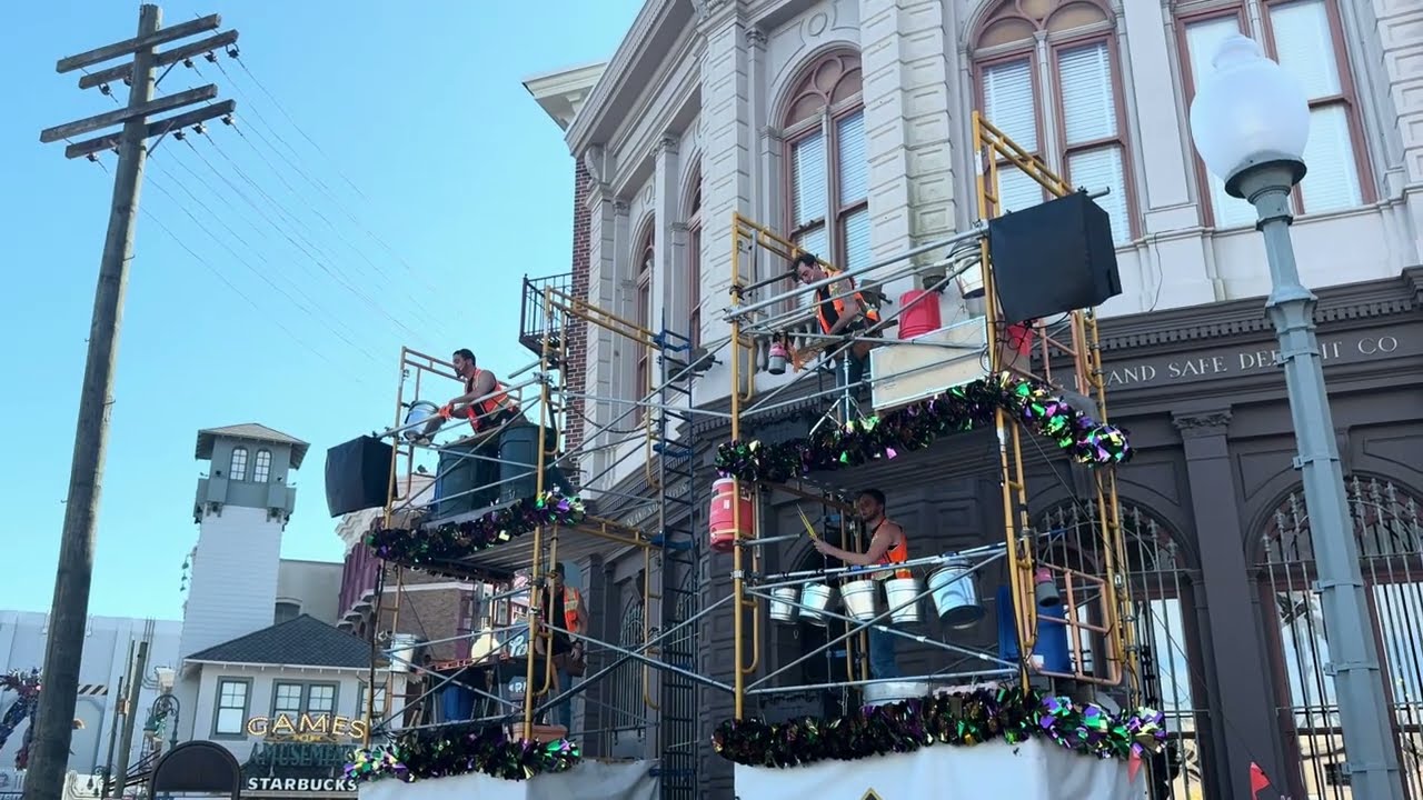 Universal Studios Florida - Beat Builders Mardi Gras Set - 2/9/26