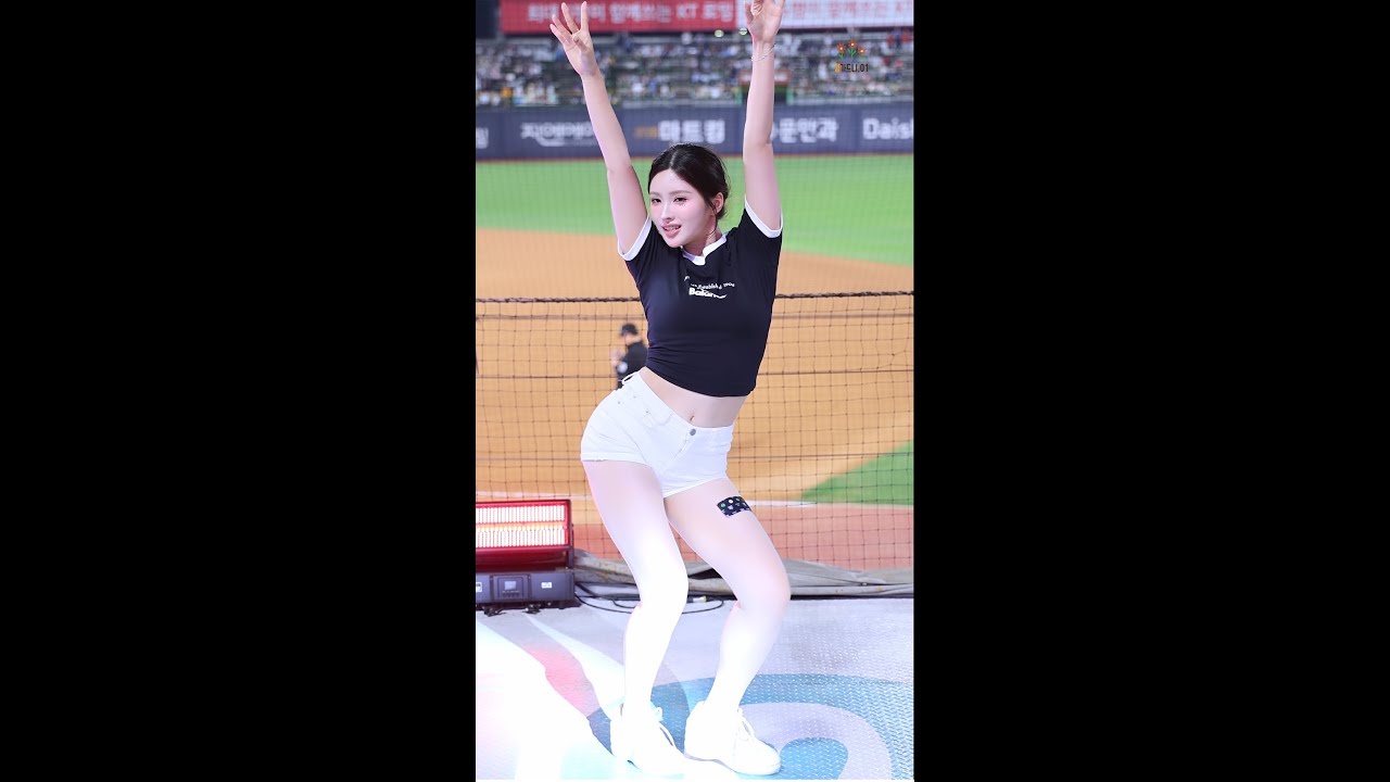 “팔다리는 시원하게, 표정은 치명적으로” 김정원 like Jennie 무대✨