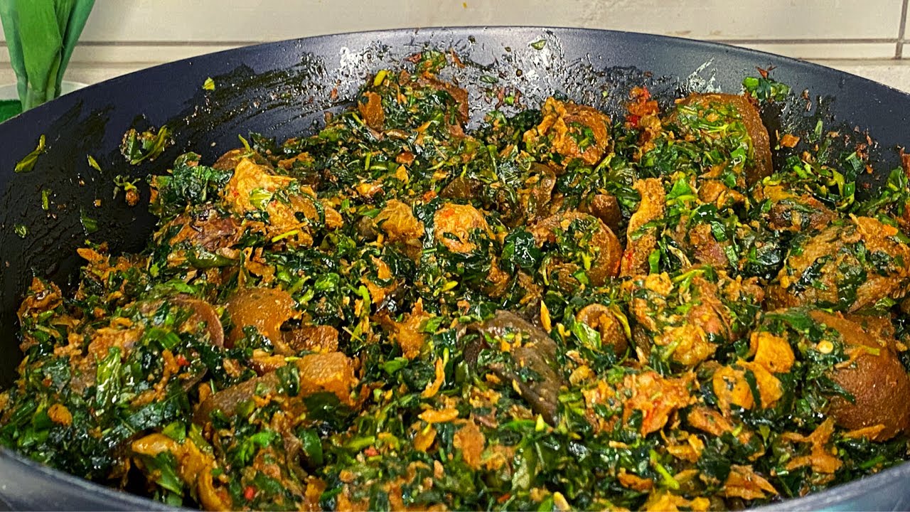 HOW TO MAKE NIGERIAN VEGETABLE SOUP WITH WATER LEAF AND UGU. #vegetablesoup #soup