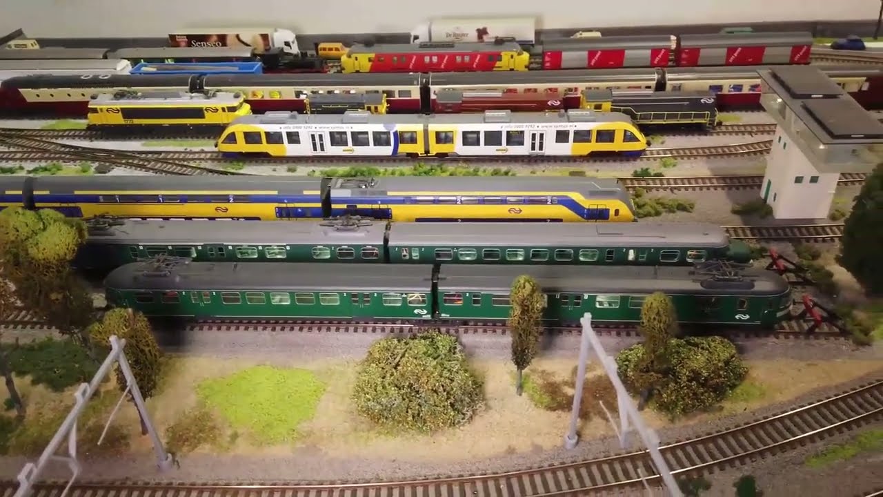 Een Nederlandse modelspoorbaan in beeld | A Dutch model railway in the picture