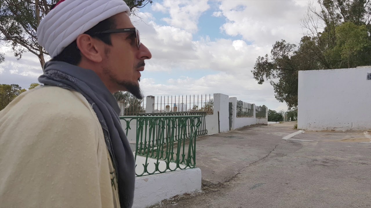أخت تسأل عن الولي الصالح سيدي علي المكي ولماذا هو موجود بذاك المكان العالي | الشيخ حمدي بن عيسى