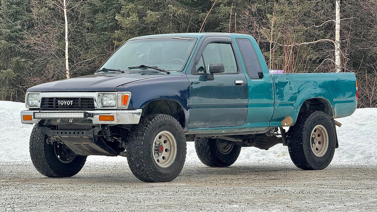FULL WALK-AROUND ON MY 1990 TOYOTA PICKUP 3.4 SWAP
