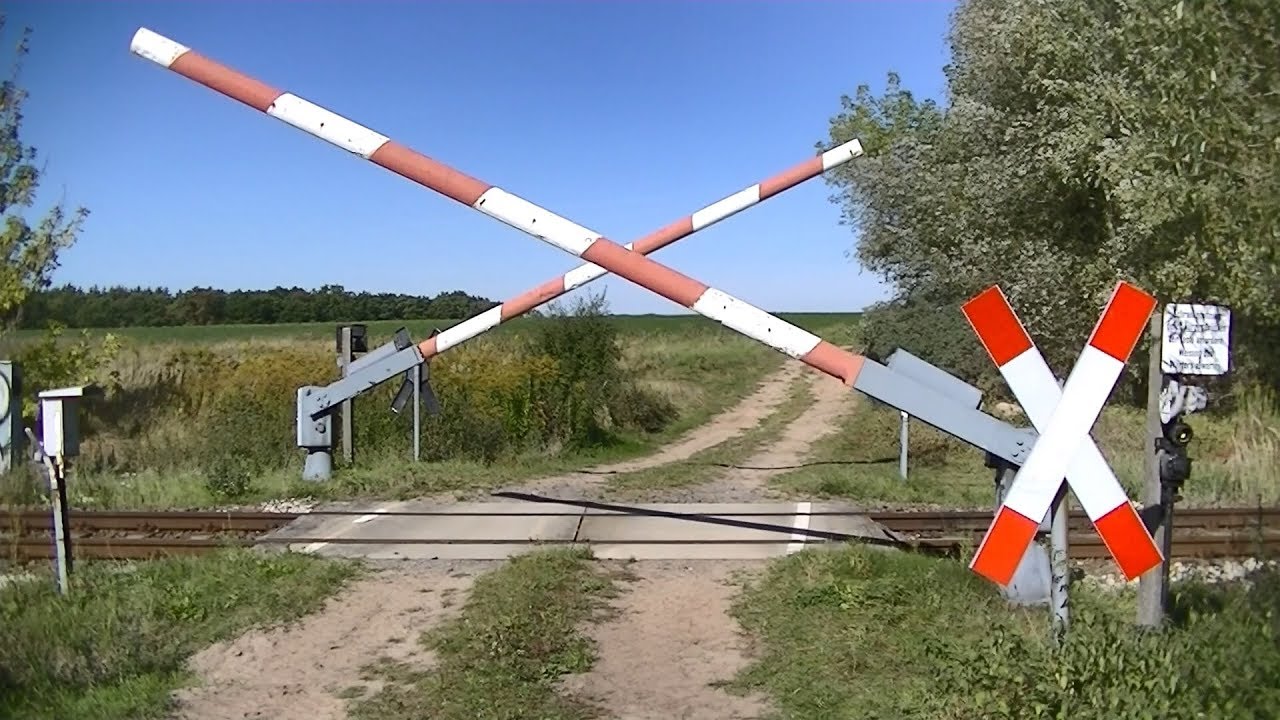 Spoorwegovergang Sponholz (D) // Railroad crossing // Bahnübergang