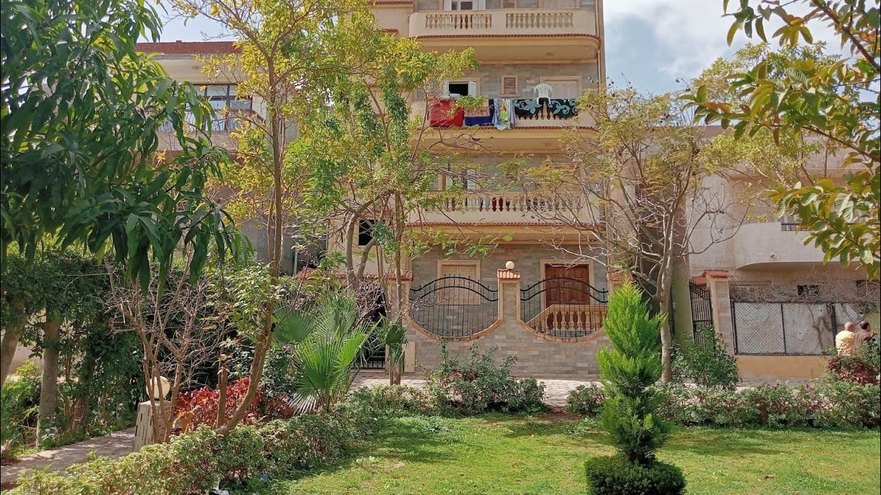 عمارةمكيفه 290متر4ادوار وروف مسجله الدور شقه البيع بالعفش أو من غير وحديقة خاصه بالعمارة فيوا أوربي