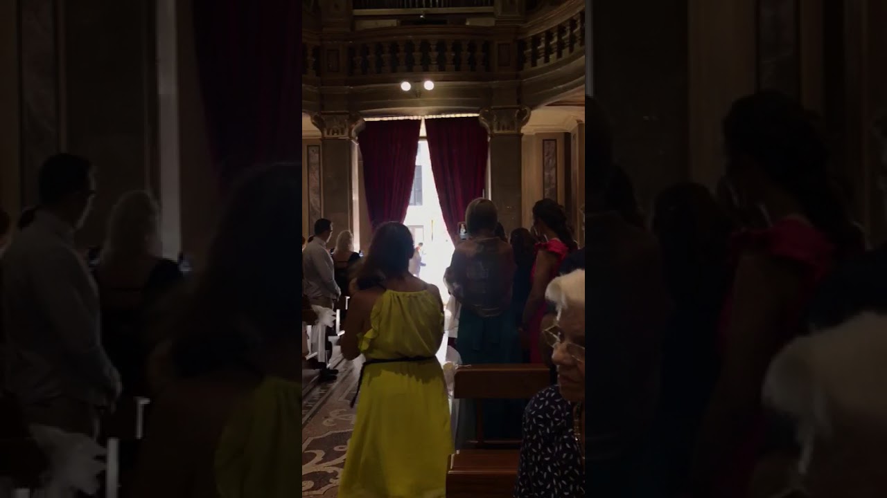 INGRESSO SPOSA MERAVIGLIOSO E ORIGINALE ILENIA E SIMONE