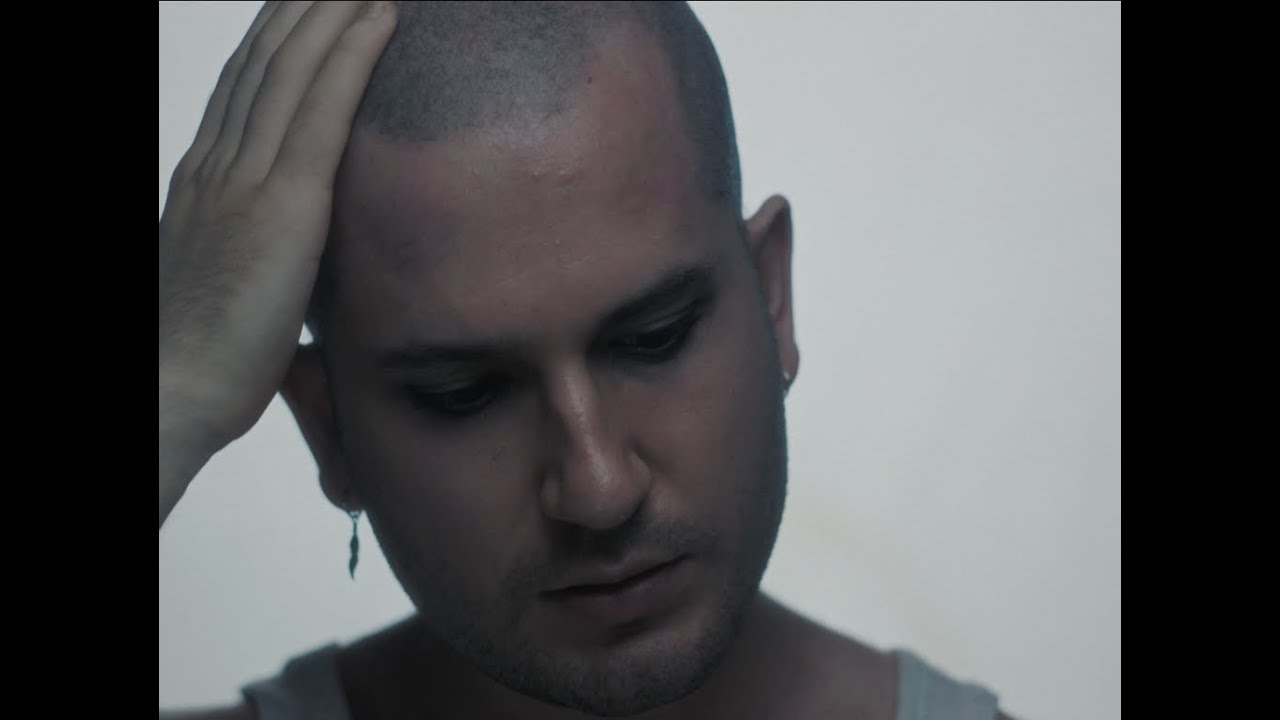 clop - UNA M&Agrave; PER AGAFAR (Videoclip Oficial)