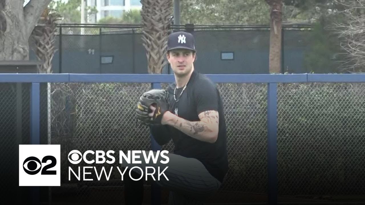 Pitchers and catchers report at Yankees spring training