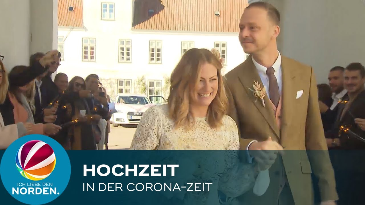 Hochzeit trotz Corona: Trauung eines Paares in Gl&uuml;cksburg