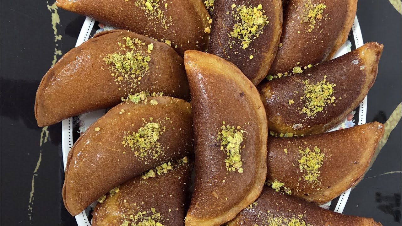 اول فيديو النا على قناة رح نعملكون قطايف 😋
