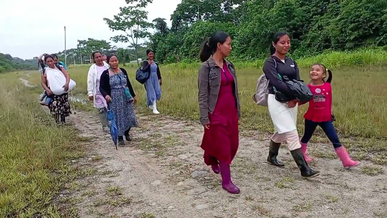 Evangelizando a las comunidades de Arajuno 