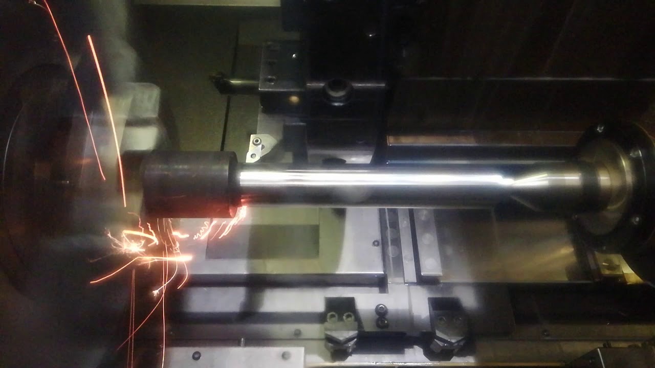 Hartdrehen einer Welle. Versuch ohne KSS. CTX 520 linear