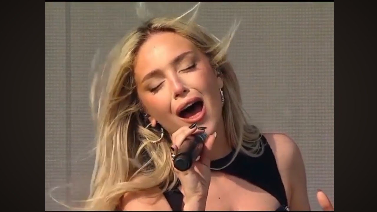 Ana Mena lo peta el primer día en el #lollapalooza❤️‍🩹🪄