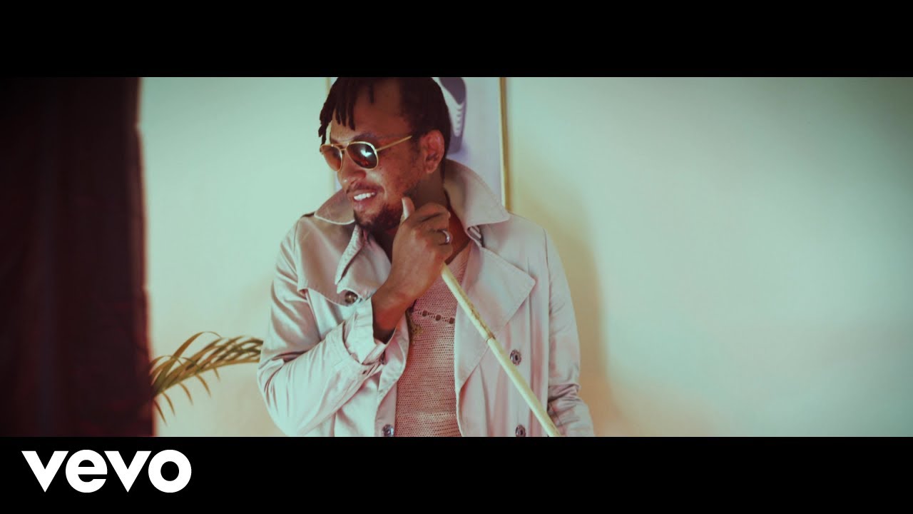 Mackeehan - Phone Freeze Up (Official Video) ft. Kerissa