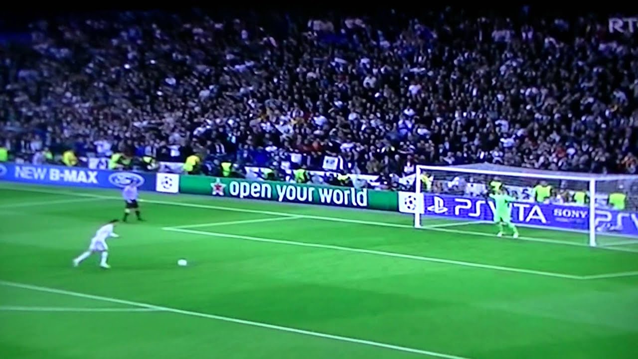 Real Madrid C.F Vs. Bayern Munich Ronaldo Penalty Miss! 24/4/2012
