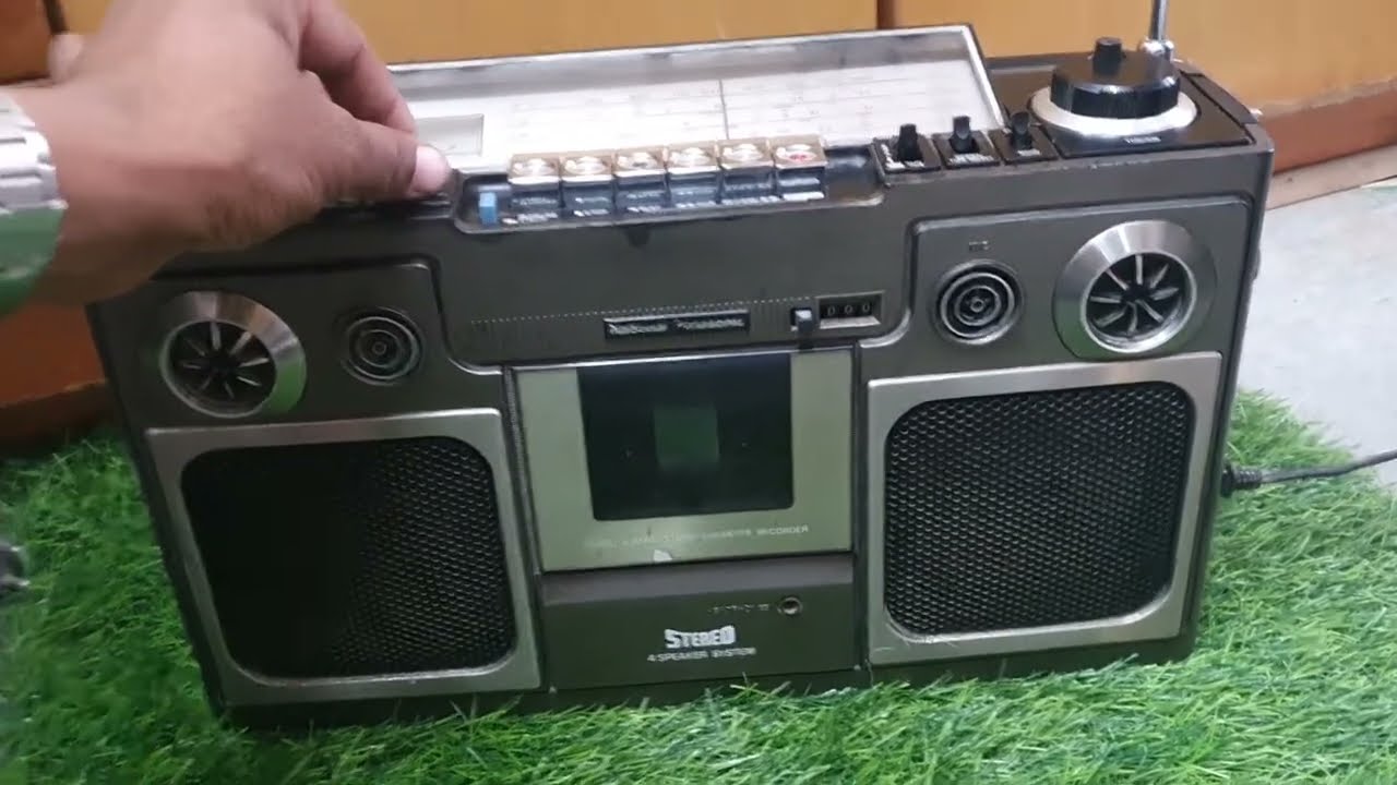 National Panasonic Model No. RS-4300TS radio complete working condition very good sound quality