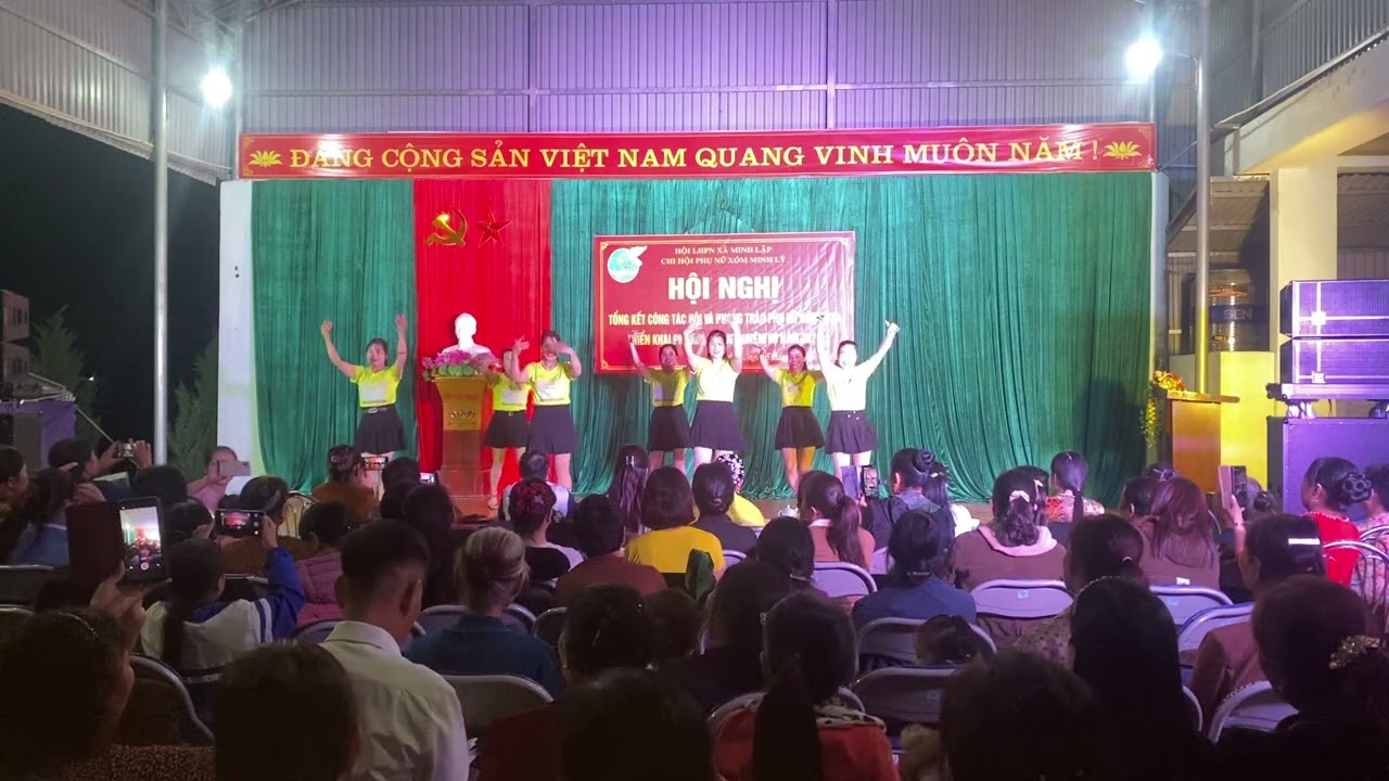 Nhảy Zum ba Nhớ về Em CLBVN xóm cà phê biểu diễn