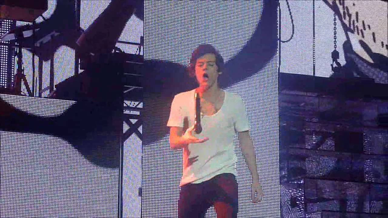 1D TMH Tour FRONT ROW - Teenage Dirtbag (24/02/13)