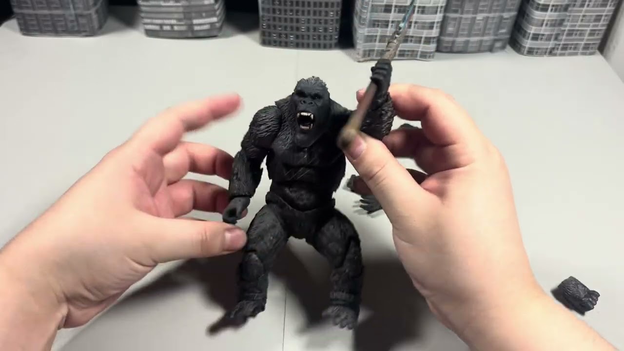 S.H monster Arts King Kong Showcase