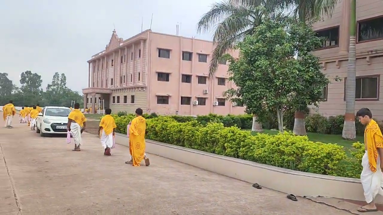 Shri Swaminarayan Gurukul International School culture