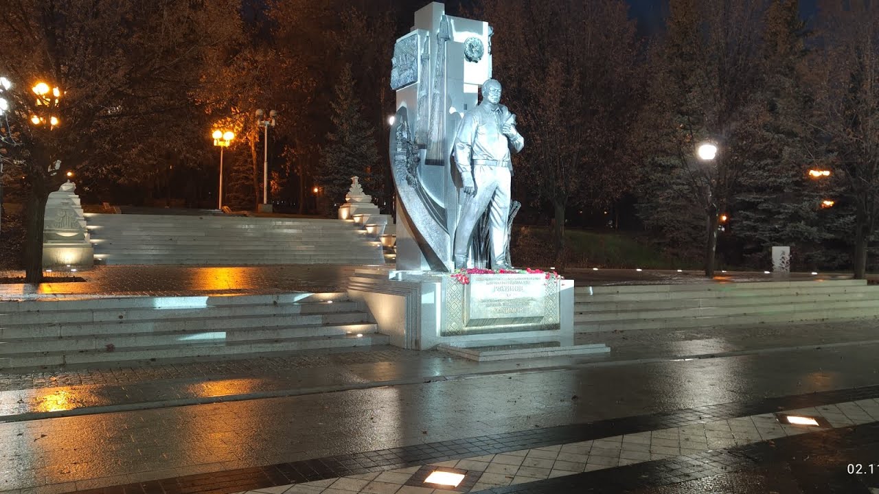 памятник первому президенту республики Башкортостан
