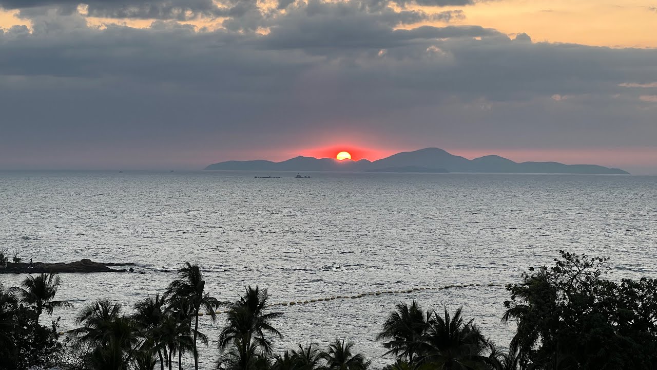 Pattaya, Centara Grand Beach Resort Pattaya | Family Stay, Water Park & Seaside Dinner 🌊