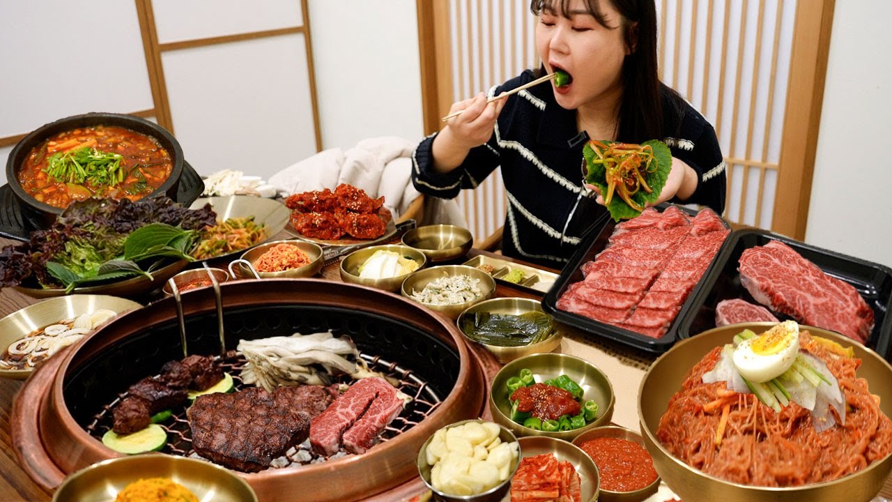 Корейское барбекю из говядины на угольном гриле с холодной лапшой🥩Поесть в ресторане Mukbang