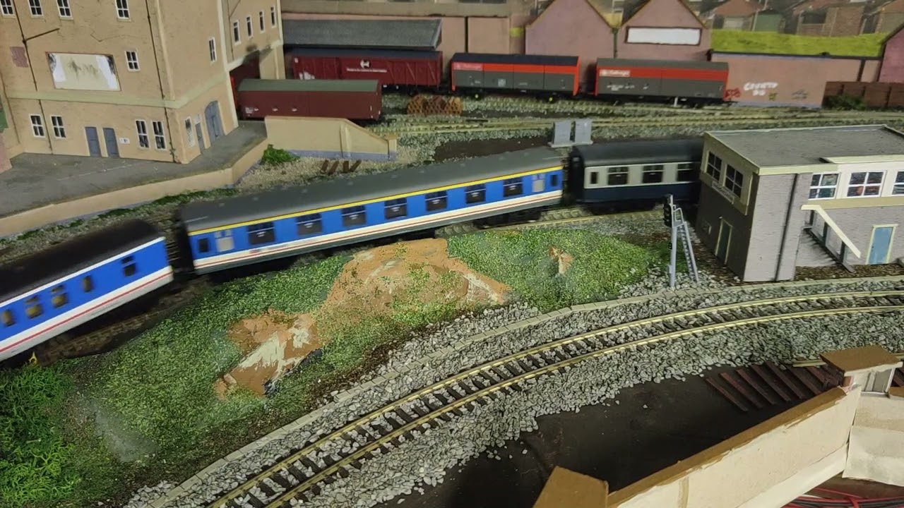 OO Gauge Model Railway Class 50 in NSE and 4 other trains.