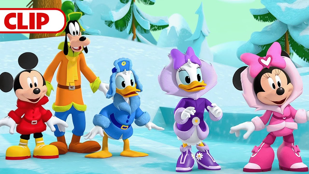 Mickey, Minnie and Friends make a Snow Castle ❄️| Mickey Mouse Funhouse | @disneyjr​