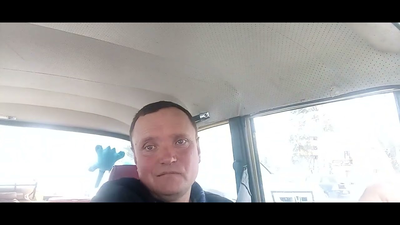 Стою в пробке , делюсь впечатлениями .