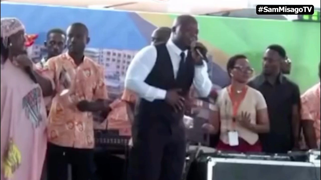 Harmonize amfunika Davido kwa kuimba Live kwenye Show yake na Khadija Khopa kwenye Soko la Kariakoo