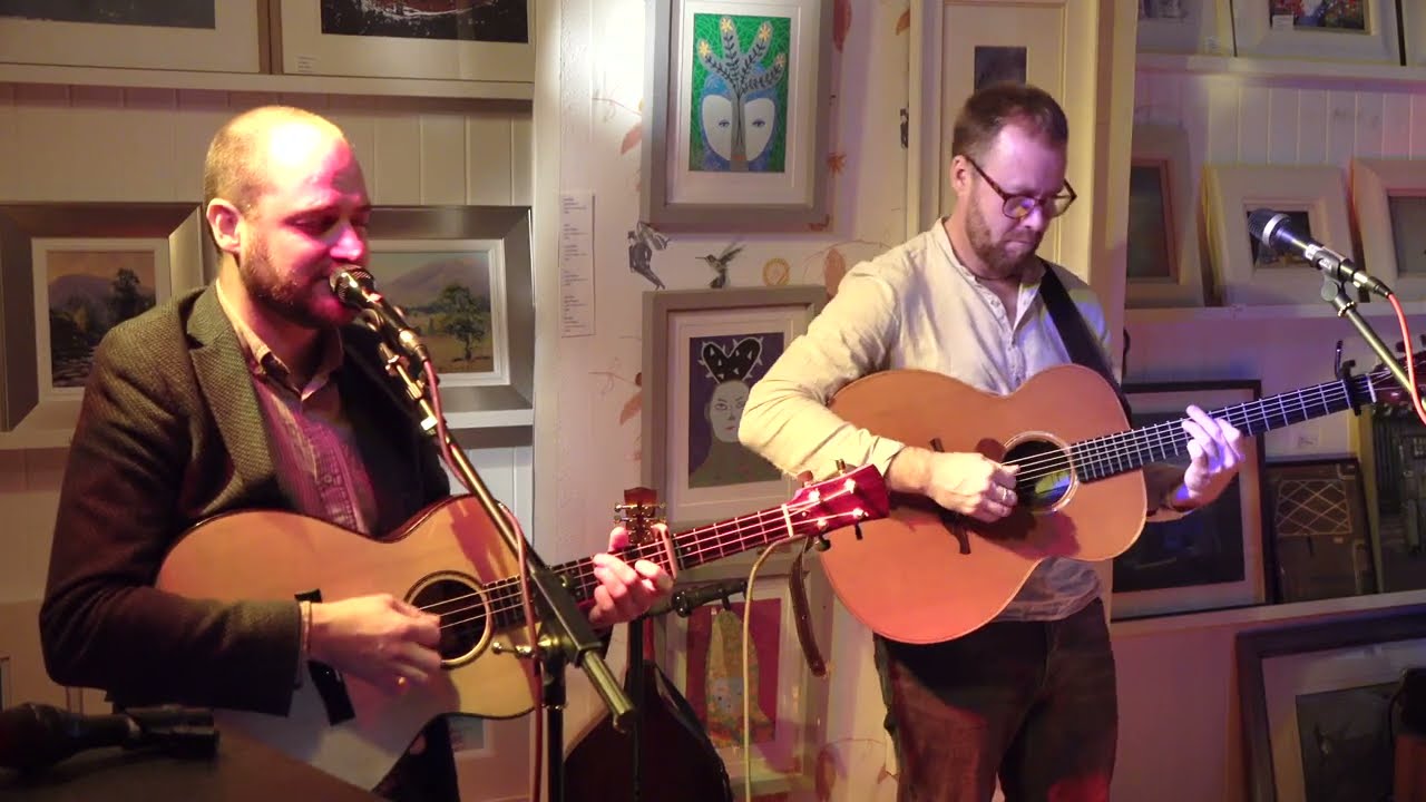 Mike Vass performing 