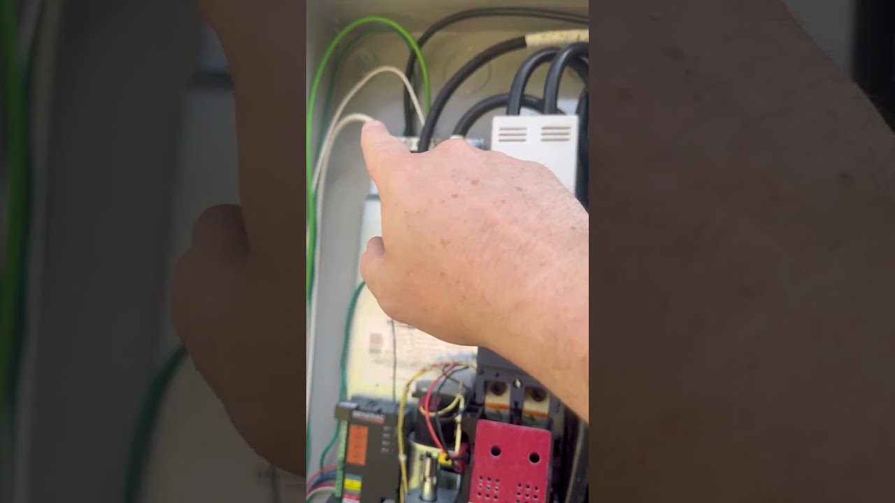 ⚡️Main panel = bonded. Sub-panel = separated. Get it wrong, get shocked! 😳
