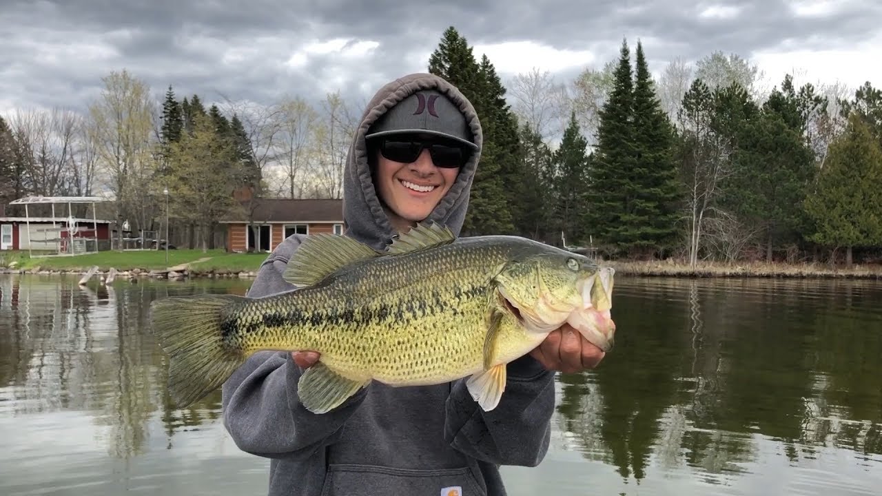 Chasing Northern Michigan Fish (Pelican Bass Raider)