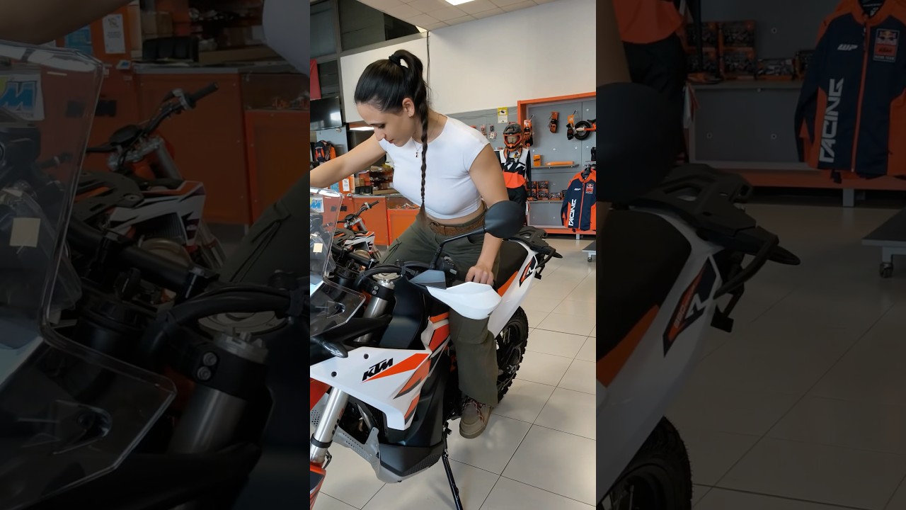 COMO LLEGO A LA KTM 890 ADVENTURE R SIENDO BAJITA / MUJERES MOTERAS / ALTURA MOTOS / MOTOS TRAIL KTM