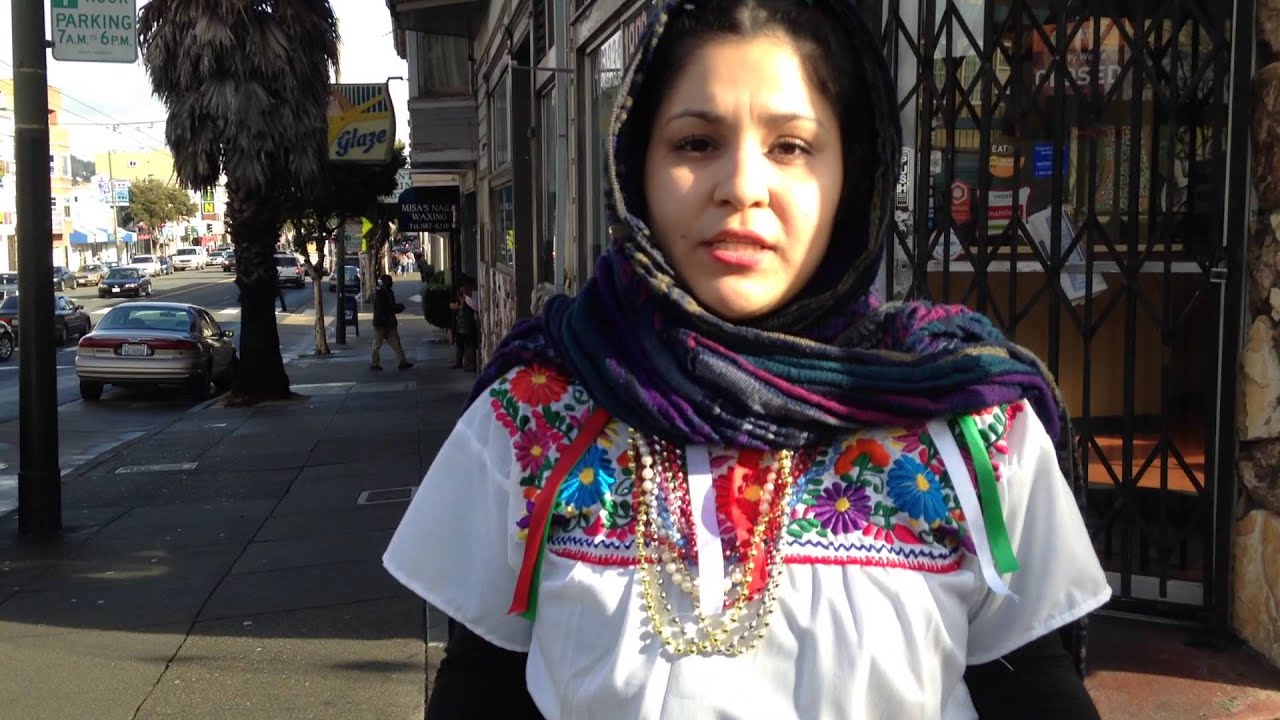 ¿Por qué camina descalza esta joven mexicana?