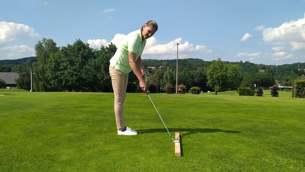 Lekce golfu: Odtažení hole do nápřahu
