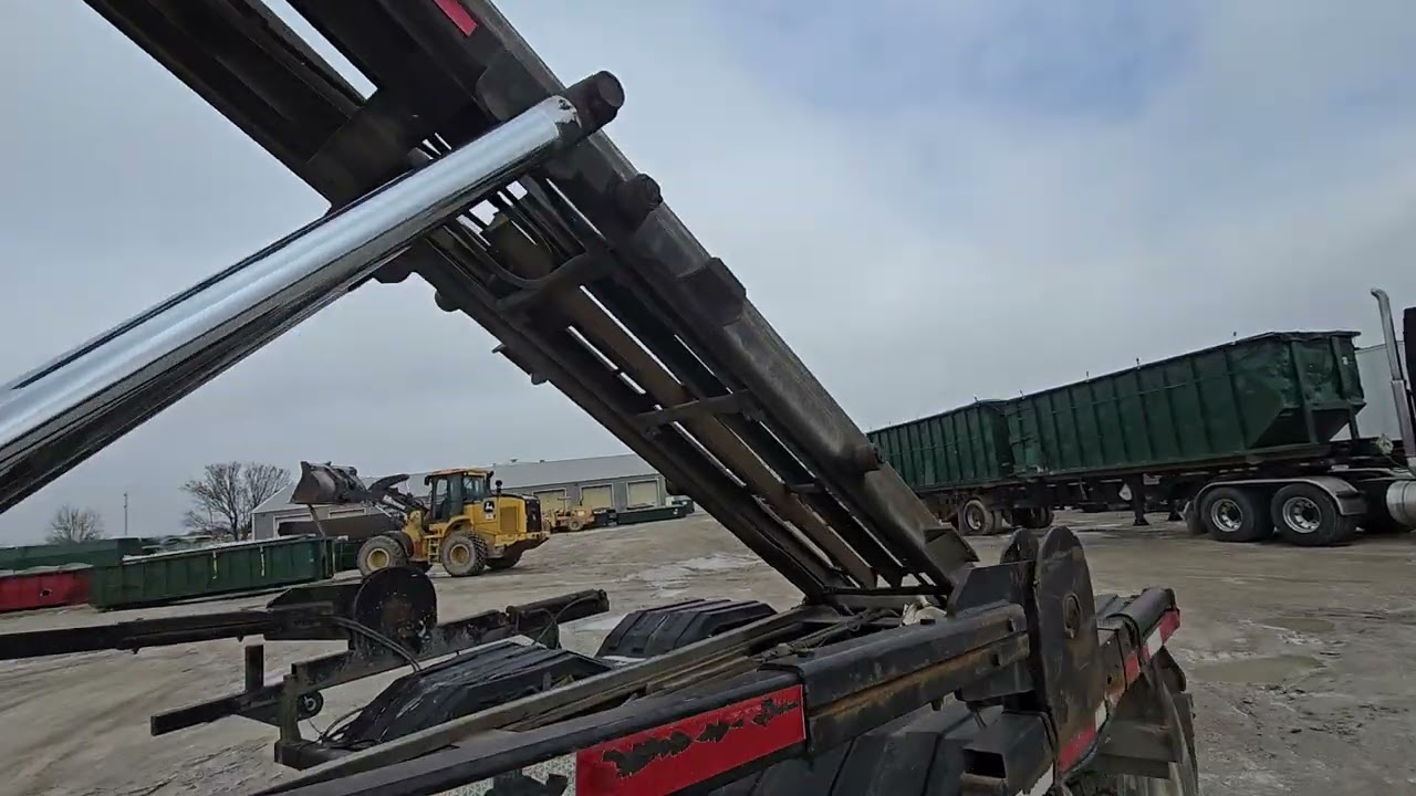2006 Mack CV713 Granite Roll-Off Garbage Truck | Sexton Auctioneers April 2026 Online Equipment Auc.