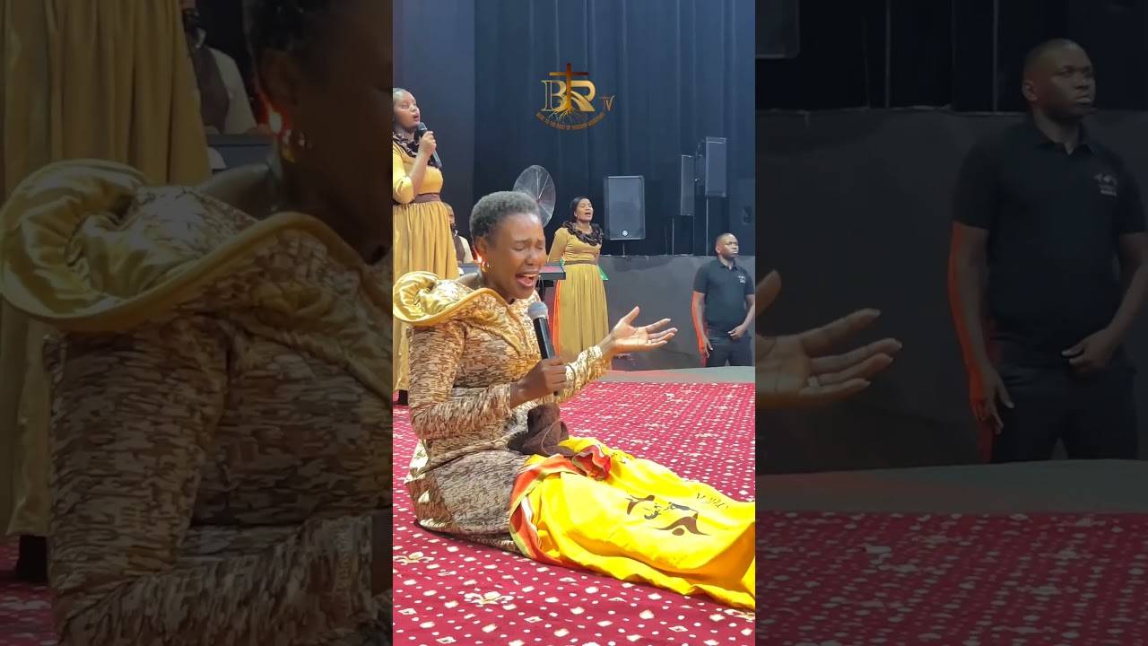 Ameinuliwa Mfalme Yesu Hakuna mwingine, Pokea sifa #WorshipMomentsWithDrSarahK