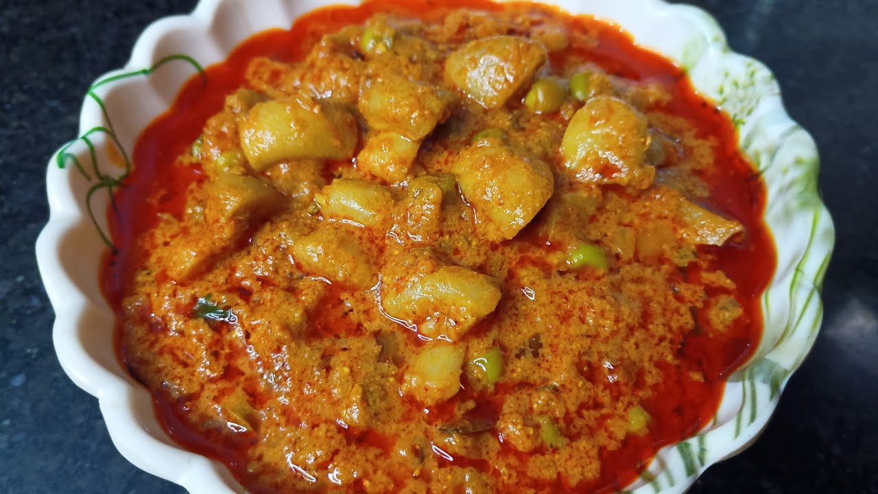 घर पर बनाए रेस्टोरेंट से भी अच्छी मटर मशरूम रेसिपी😋।। Restaurant style matar mushroom recipe😋।।
